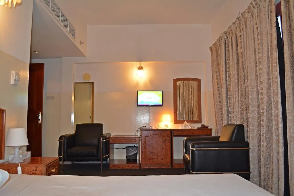 Queen\'S Hotel location